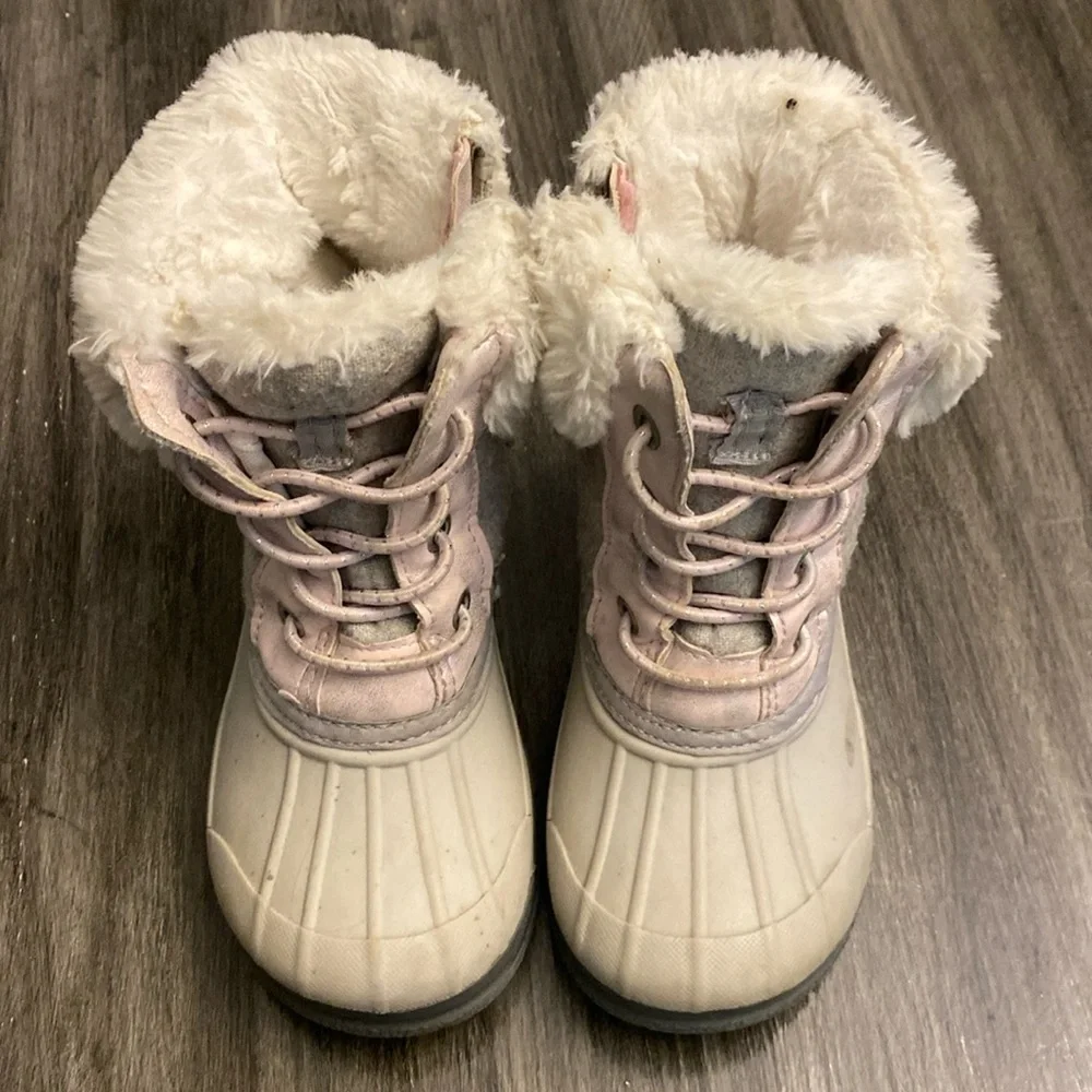 🍍OSHKOSH LINED DUCK BOOTS🍍SIZE 8🍍